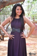 Bhanu Sree at Iddari Madya 18 Movie Opening
